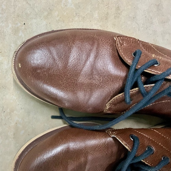 Elegant Brown and Blue Dress Shoes with Textured Soles - Picture 4 of 5